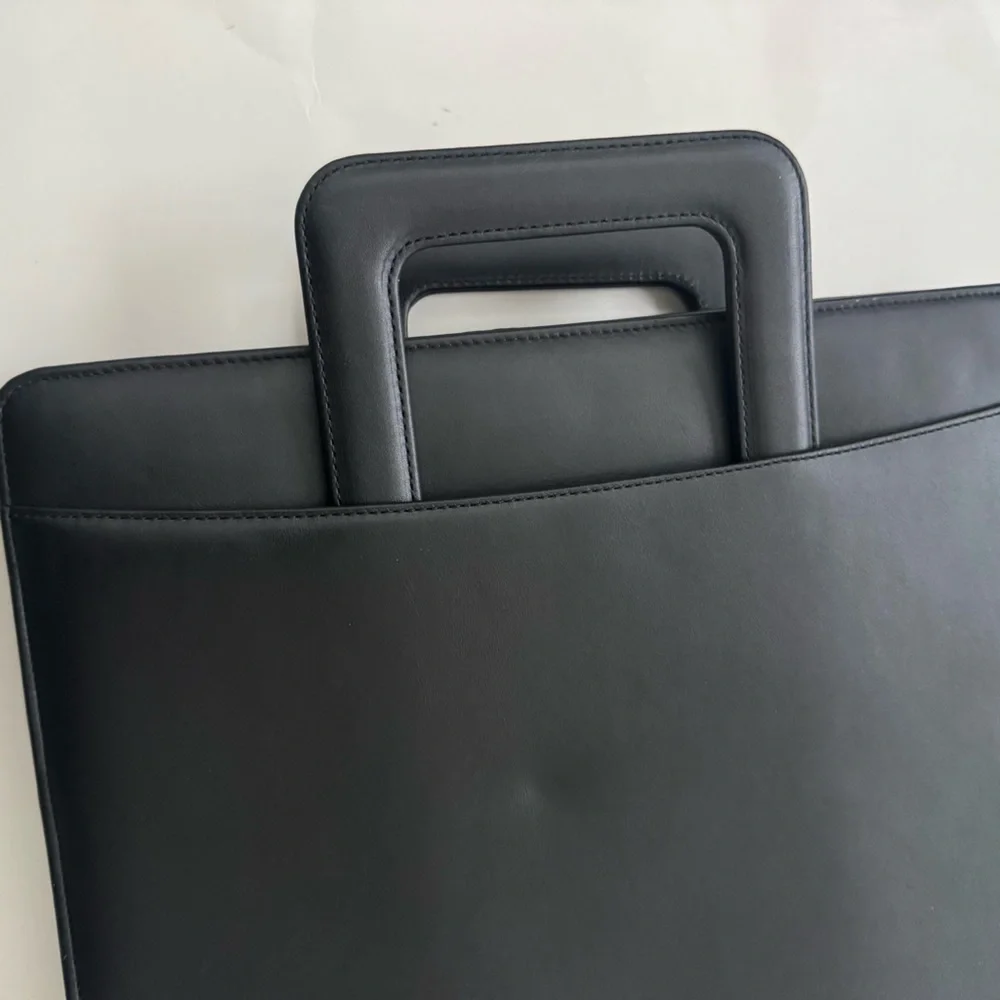 Levenger Black Leather Portfolio Briefcase Retractable Handle Zipper Closure